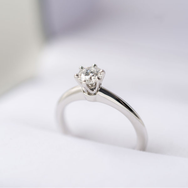 Diamond ring