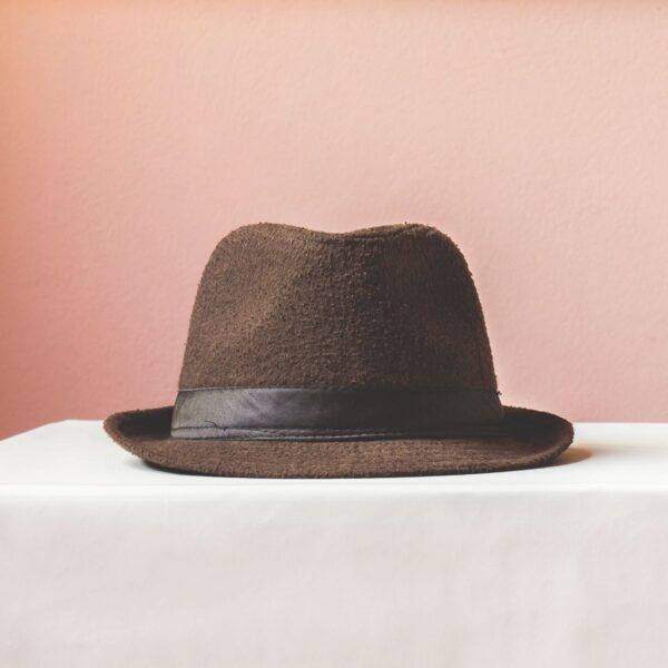 Men’s brown hat